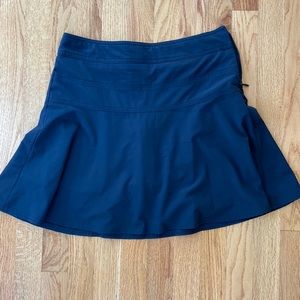 Athleta skirt, size 2, black, built in shorts, side zipper